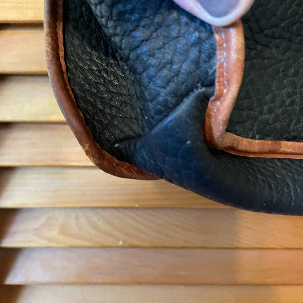 ( Authentic) Dooney & Bourke - Picture 7 of 7
